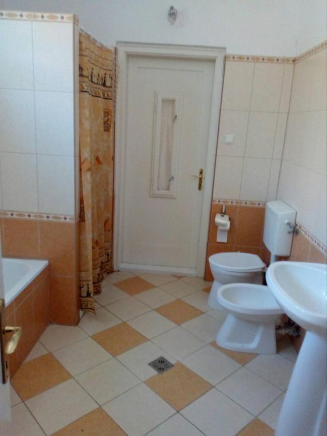 הוילה Balatonkeresztúr Uj Elet Weekend House מראה חיצוני תמונה